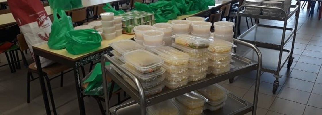 CÂMARA MUNICIPAL DE REDONDO LEVA REFEIÇÕES ÀS CRIANÇAS DOS ESCALÕES A E B DOS CENTROS ESCOL...