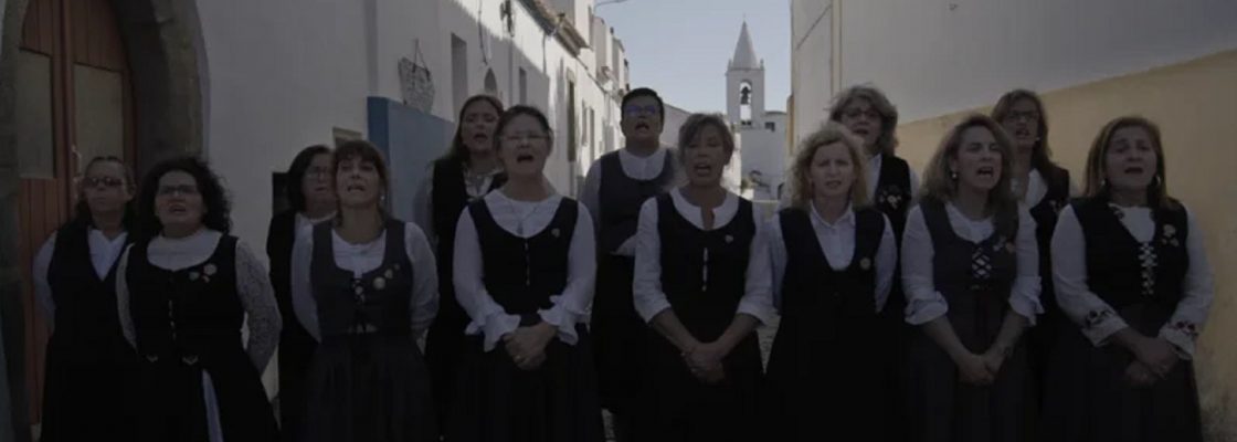 “A Música Portuguesa a Gostar Dela Própria”