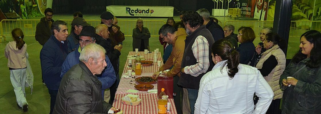 Castanhas assadas, vinho e música marcaram magustos em Redondo e Montoito